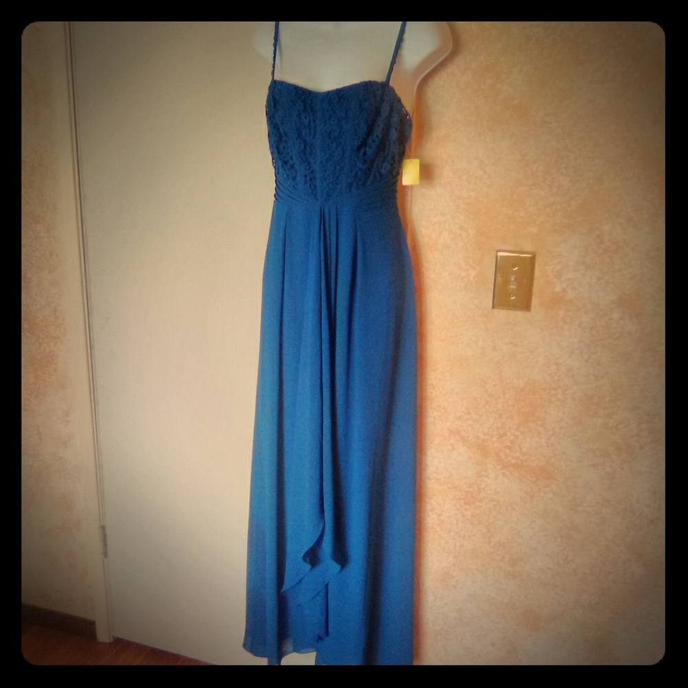 Long, formal, evening dress with tags.